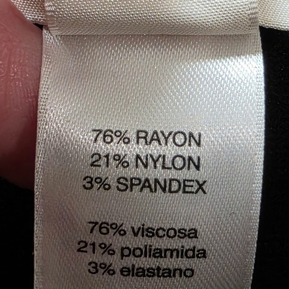 Chicos, Women's Pull On Black Cropped Pants, Size 3 (16) - Picture 4 of 6